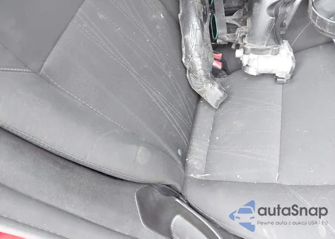 2016 Ford Focus Se z USA, uszkodzony, nr VIN 1FADP3KE2GL223985